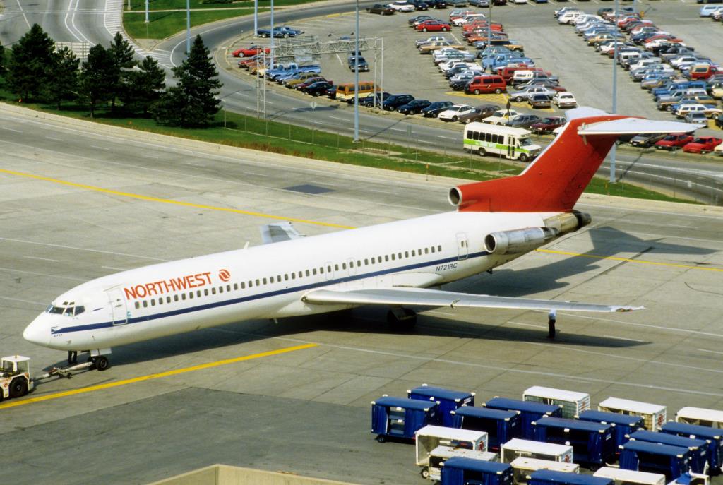 Photo of aircraft N721RC operated by Northwest Airlines