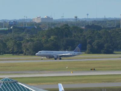Photo of aircraft N451UA operated by United Airlines