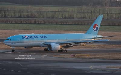 Photo of aircraft HL7715 operated by Korean Air Lines