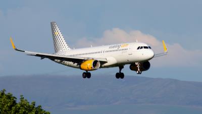 Photo of aircraft EC-MEA operated by Vueling
