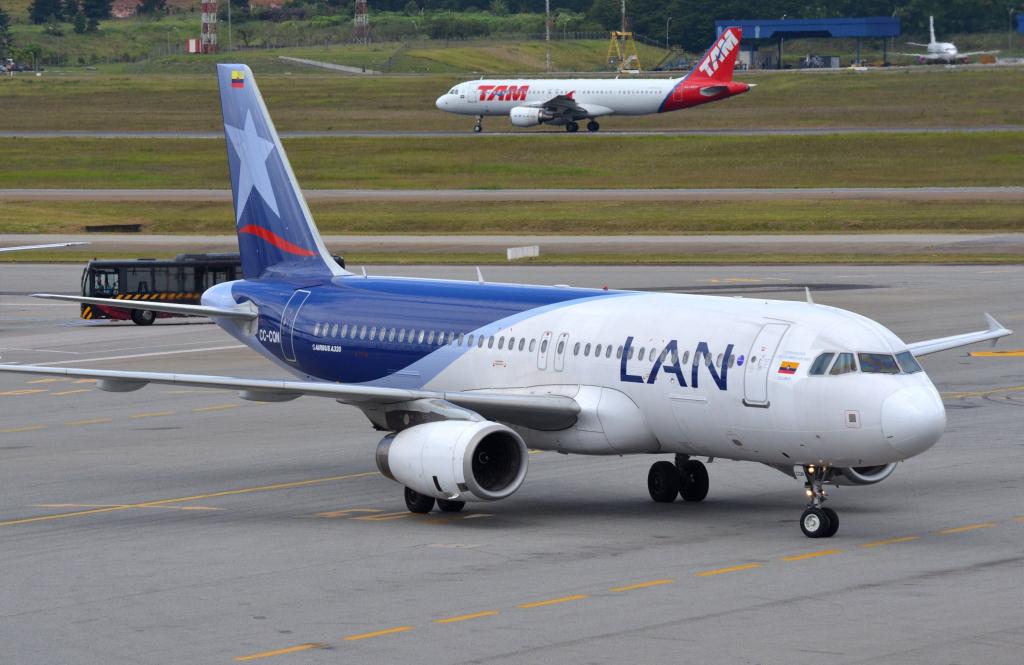 Photo of aircraft CC-CQN operated by LATAM Airlines Chile