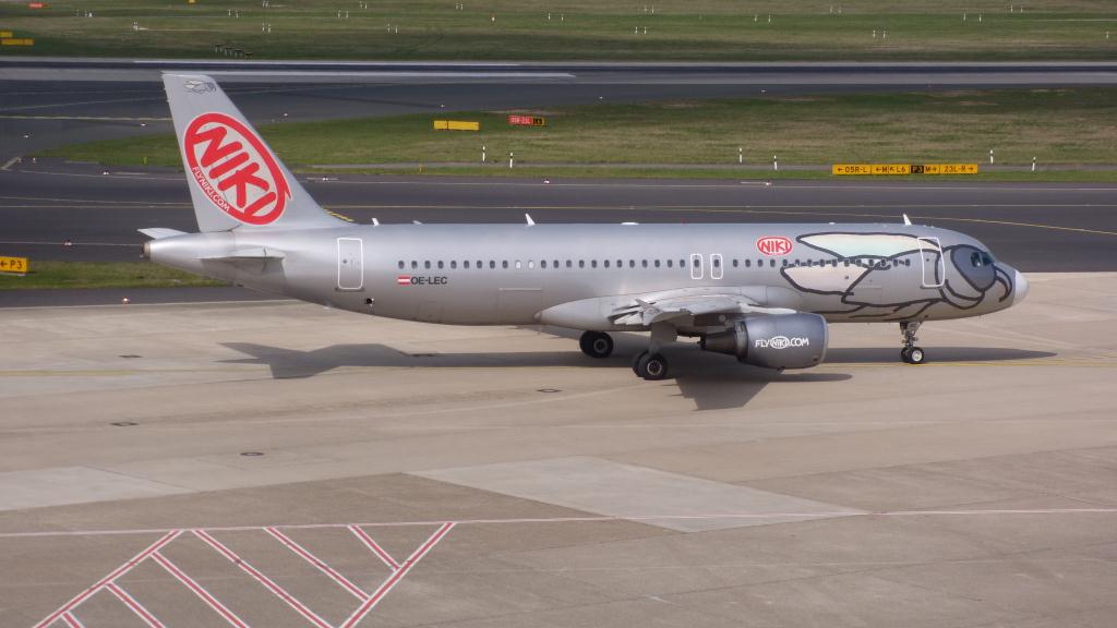 Photo of aircraft OE-LEC operated by Niki