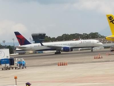 Photo of aircraft N660DL operated by Delta Air Lines
