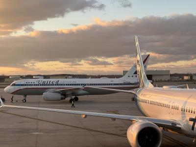 Photo of aircraft N475UA operated by United Airlines