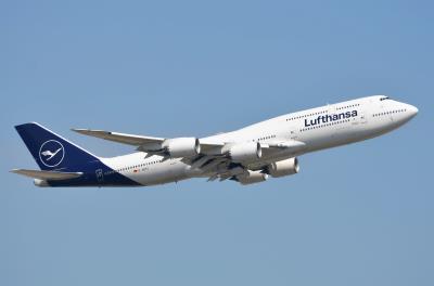 Image of aircraft registration D-ABYA - A 747-830 operated by Lufthansa
