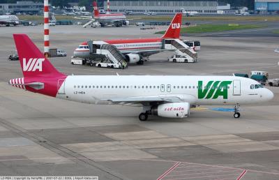 Image of aircraft registration LZ-MDA - A A320-232 operated by Air Via