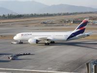 Photo of aircraft CC-BBC operated by LATAM Airlines Chile