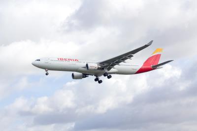 Photo of aircraft EC-LZX operated by Iberia