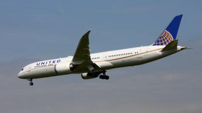 Photo of aircraft N15969 operated by United Airlines