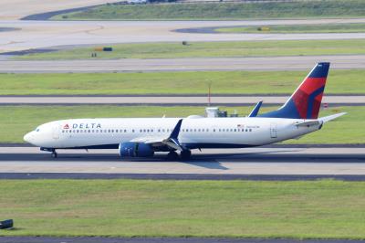 Photo of aircraft N826DN operated by Delta Air Lines
