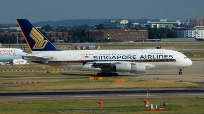 Photo of aircraft 9V-SKR operated by Singapore Airlines