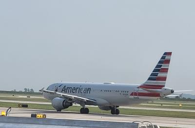 Photo of aircraft N110UW operated by American Airlines