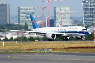 Photo of aircraft B-30EA operated by China Southern Airlines