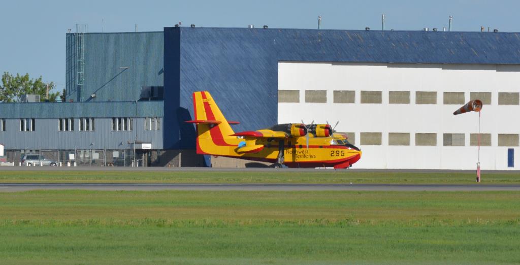 Photo of aircraft C-GCSX (295) operated by Buffalo Airways