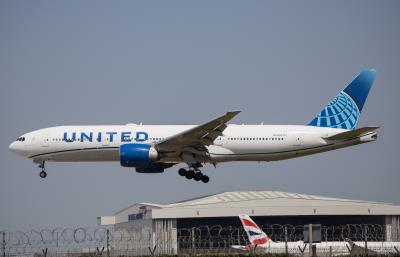 Photo of aircraft N78005 operated by United Airlines