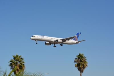 Photo of aircraft N77871 operated by United Airlines