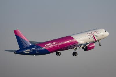 Photo of aircraft G-WUKR operated by Wizz Air UK