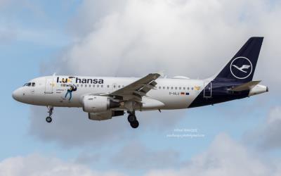 Image of aircraft registration D-AILU - A A319-114 operated by Lufthansa