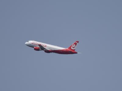 Photo of aircraft OE-LOC operated by LaudaMotion