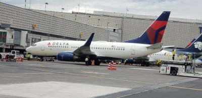 Photo of aircraft N303DQ operated by Delta Air Lines