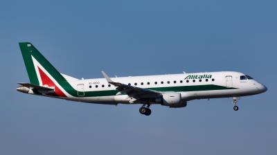 Image of aircraft registration EI-RDO - A ERJ-175-STD (ERJ-170-200)  operated by Alitalia