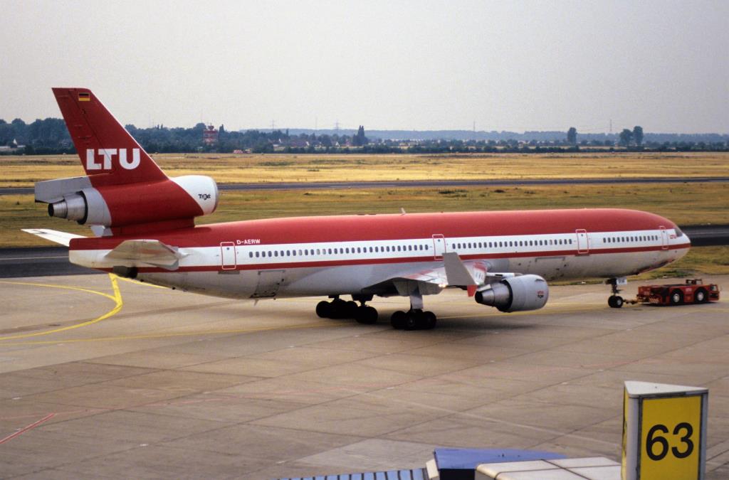 Photo of aircraft D-AERW operated by LTU International Airways