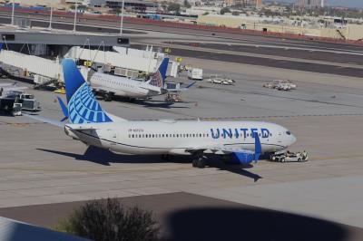 Photo of aircraft N37274 operated by United Airlines