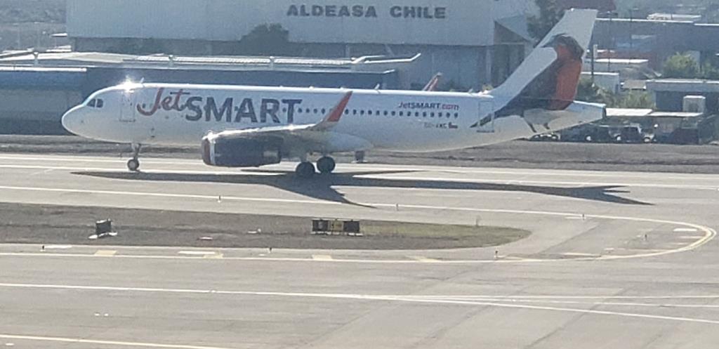 Photo of aircraft CC-AWC operated by JetSMART