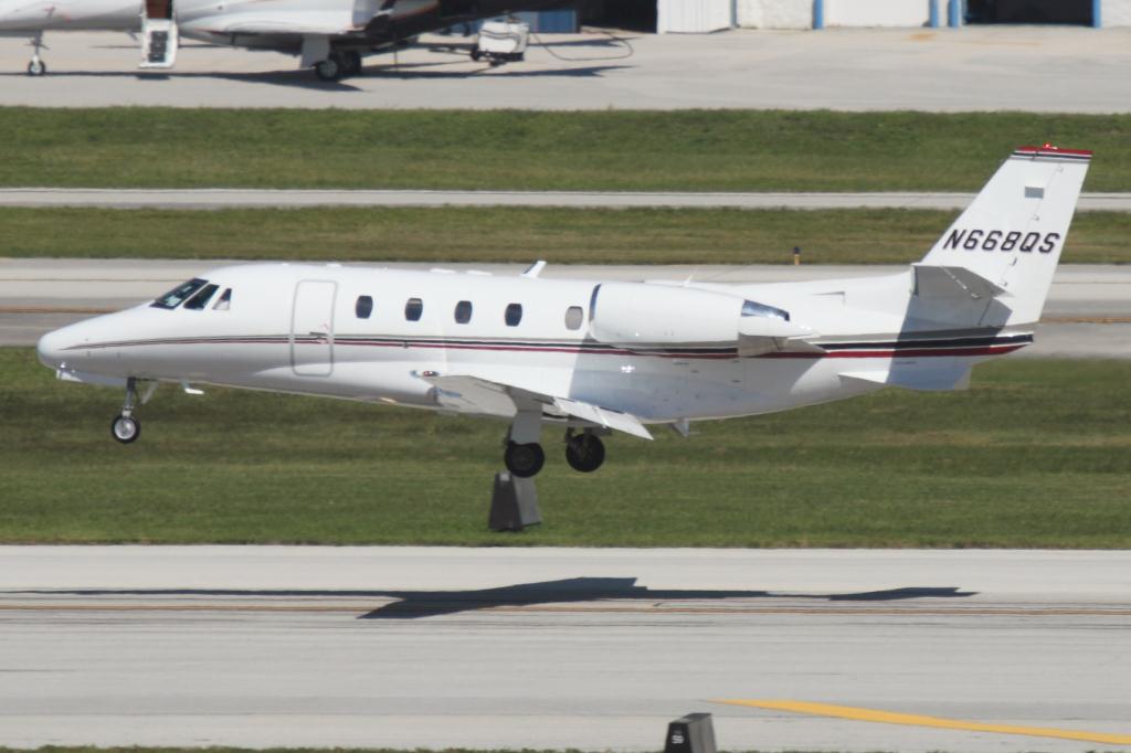 Photo of aircraft N668QS operated by NetJets
