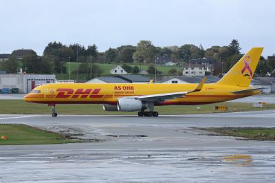 Image of aircraft registration G-DHKS - A 757-223(WL) operated by DHL Air
