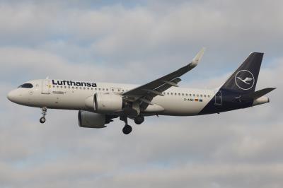 Photo of aircraft D-AINZ operated by Lufthansa