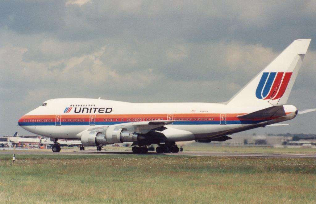 Photo of aircraft N145UA operated by United Airlines