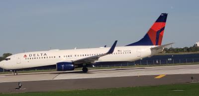Photo of aircraft N395DN operated by Delta Air Lines