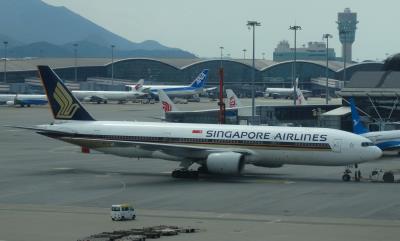 Photo of aircraft 9V-SRQ operated by Singapore Airlines