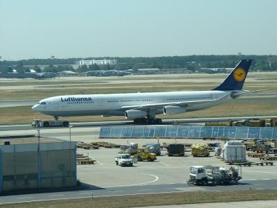 Image of aircraft registration D-AIFD - A A340-313 operated by Lufthansa