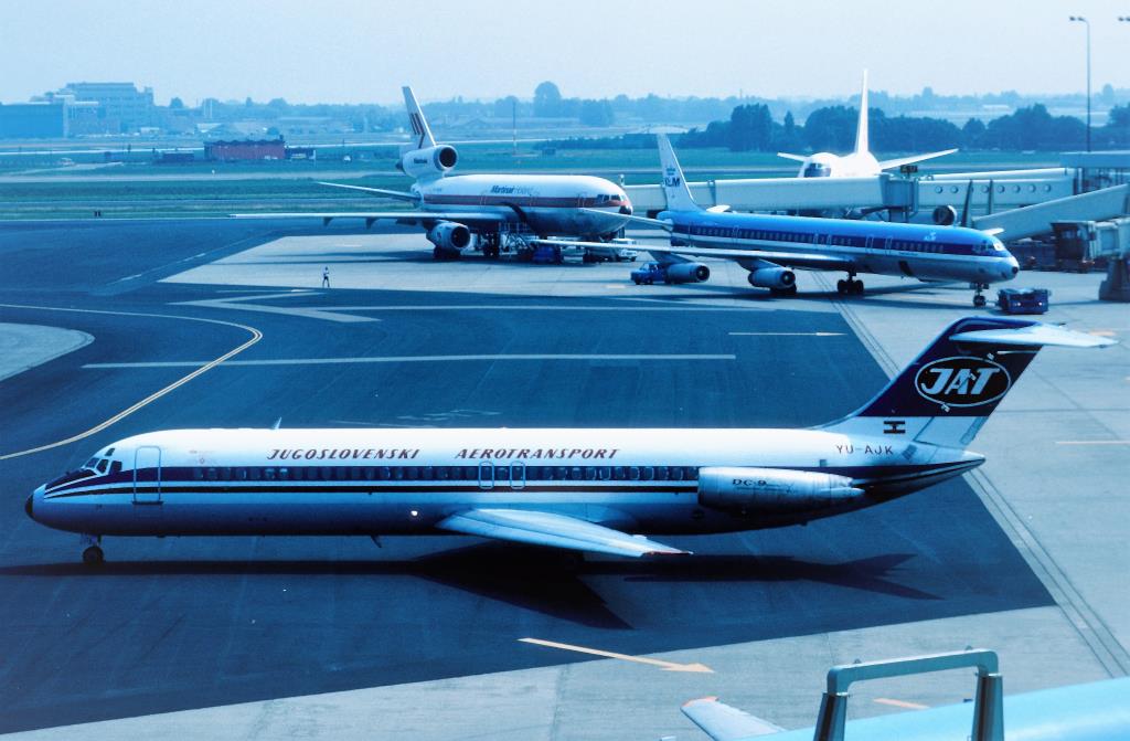 Photo of aircraft YU-AJK operated by JAT Yugoslav Airlines