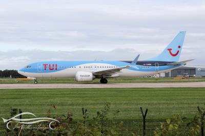 Photo of aircraft G-TUMW operated by TUI Airways
