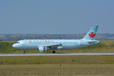 Photo of aircraft C-FLSS operated by Air Canada