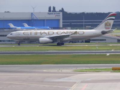 Photo of aircraft A6-DCA operated by Etihad Airways