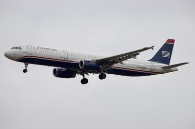 Image of aircraft registration N578UW - A A321-231 operated by American Airlines