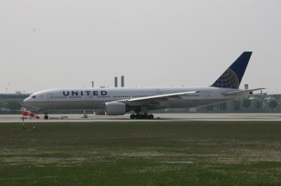 Image of aircraft registration N795UA - A 777-222(ER) operated by United Airlines