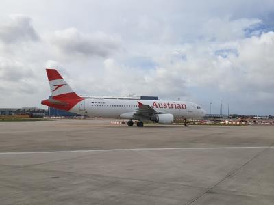 Image of aircraft registration OE-LBU - A A320-214 operated by Austrian Airlines