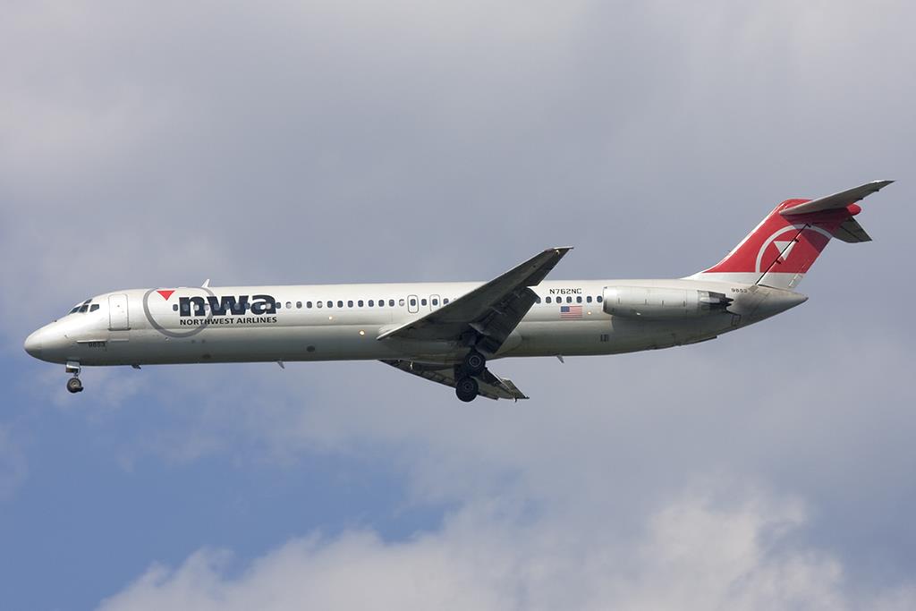 Photo of aircraft N762NC operated by Northwest Airlines