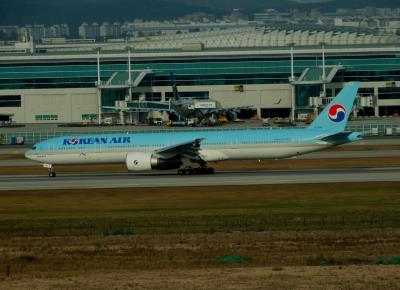 Photo of aircraft HL8042 operated by Korean Air Lines