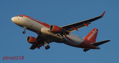 Photo of aircraft OE-INF operated by easyJet Europe