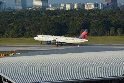 Photo of aircraft N335NW operated by Delta Air Lines