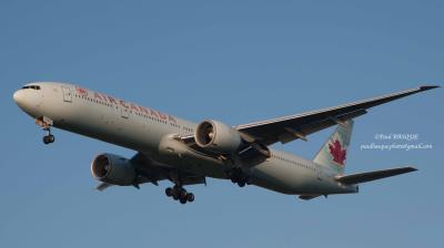 Photo of aircraft C-FIVM operated by Air Canada