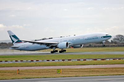 Image of aircraft registration B-KQA - A 777-367(ER) operated by Cathay Pacific Airways