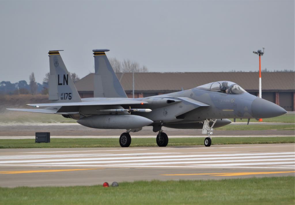 Photo of aircraft 86-0175 operated by United States Air Force