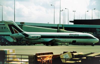 Photo of aircraft N906DC operated by Alitalia